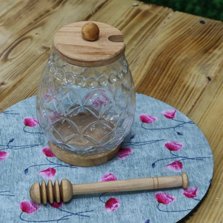 ظرف عسل خوری درب چوبی همراه با قاشق و زیره چوبی