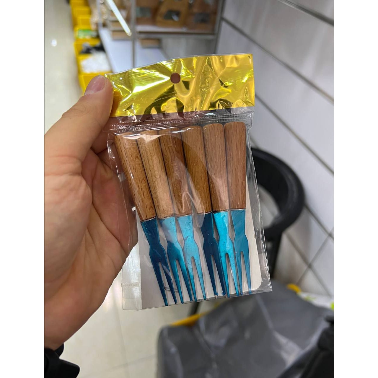 زیتون خوری دسته چوبی باکیفیت